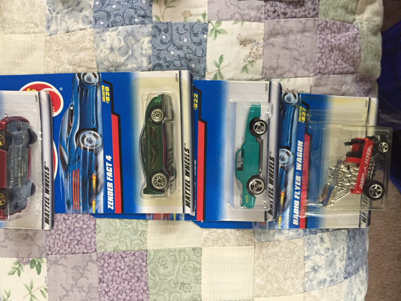 Illustration for article titled Enormous Die-Cast Collection - Box 45 - Let the Hot Wheels Roll...